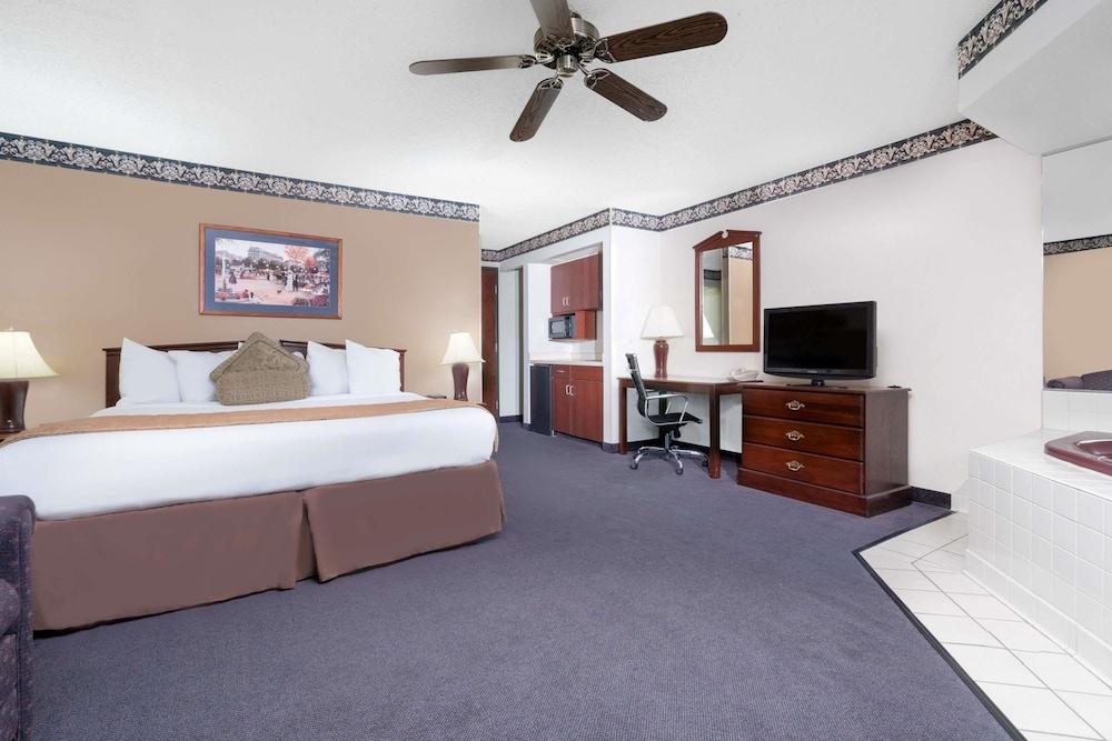 Baymont By Wyndham La Crosse/Onalaska Екстериор снимка
