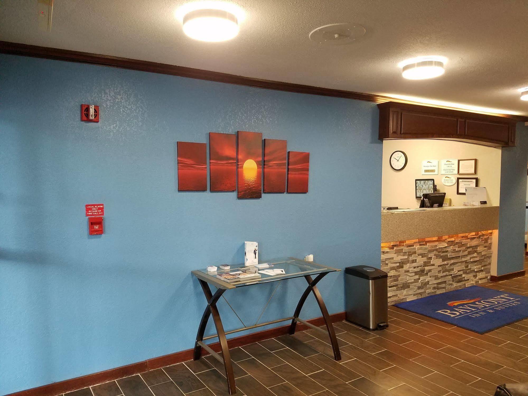 Baymont By Wyndham La Crosse/Onalaska Екстериор снимка